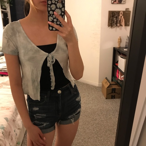 front tie top - Picture 2 of 4